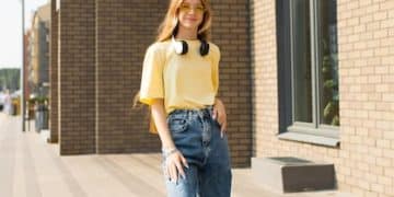 Best Women's Shoes to Wear with Jeans in 2025: Style Guide - Cover Image