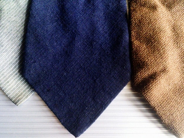 The Ultimate Guide to Men’s Suit Fabrics 2025: Choose the Perfect Material